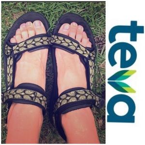 TEVA Womens Sandals Size 8